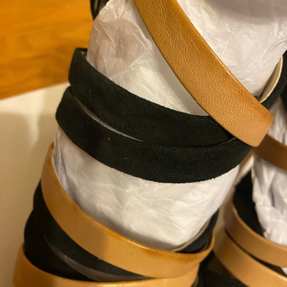 Michael Kors Black and Tan Strappy Sandals size 8 - Picture 9 of 11